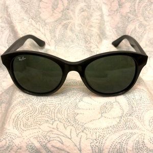 Women's Ray Ban RB4203 Gray Sunglasses 🕶